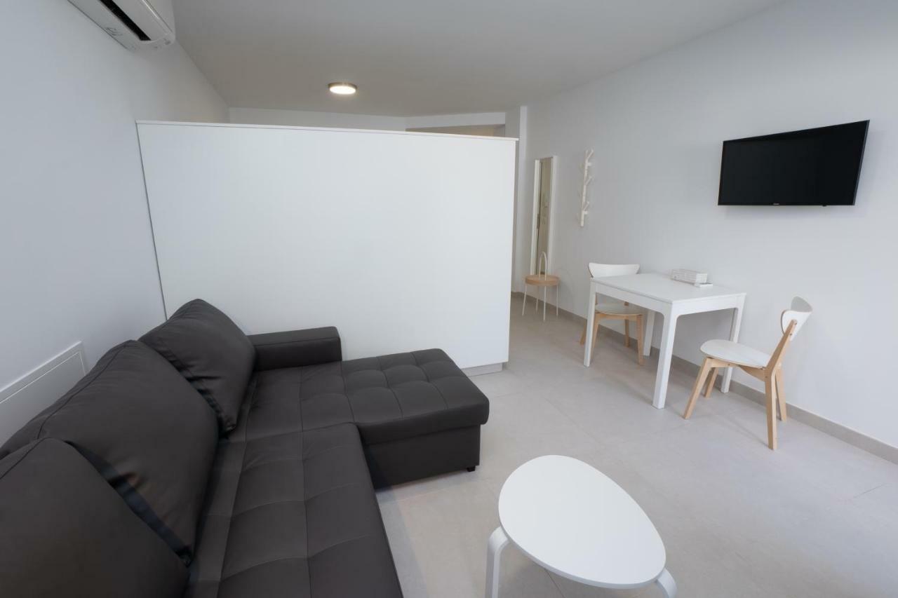 Apartamentos Mombasa 1 Planta Nerja Kültér fotó