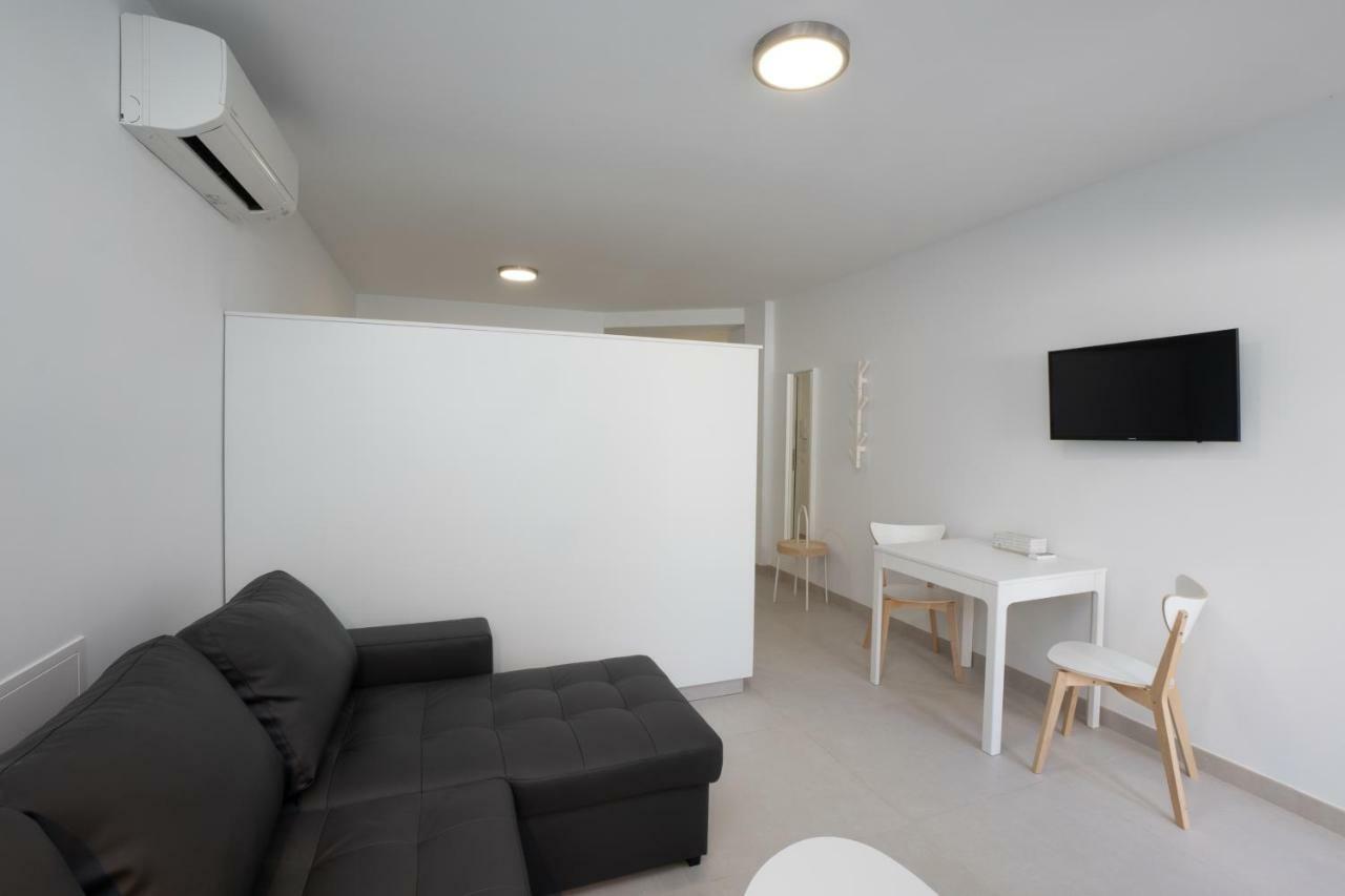 Apartamentos Mombasa 1 Planta Nerja Kültér fotó