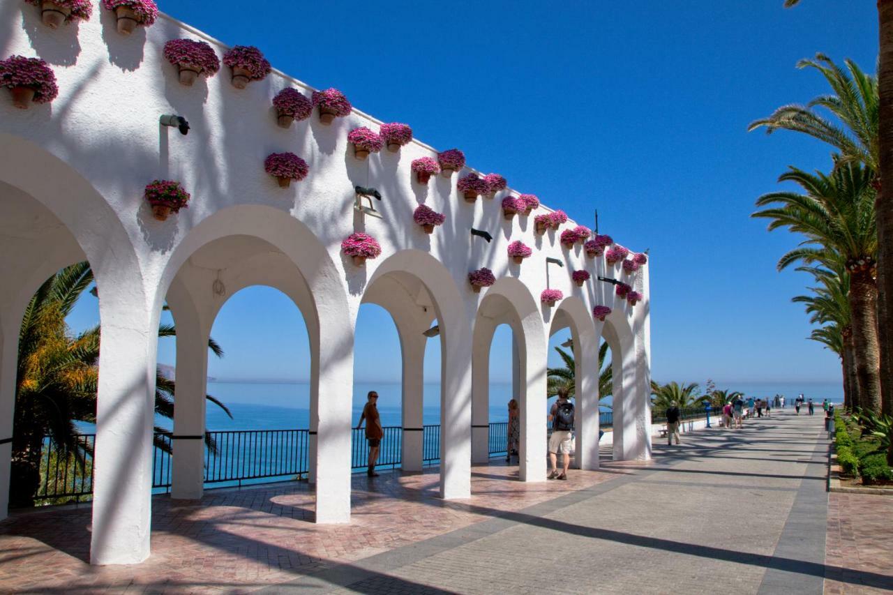 Apartamentos Mombasa 1 Planta Nerja Kültér fotó